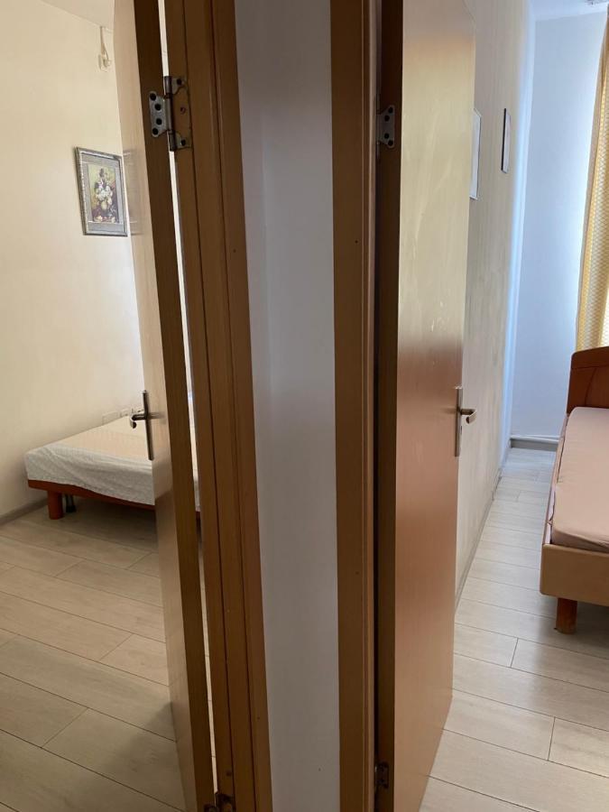 Apartament Piata Amzei 1 Bukarest Eksteriør billede